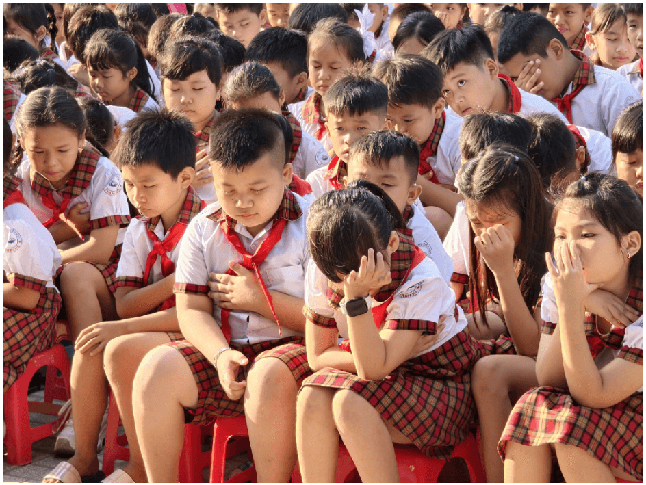 Học sinh tham gia chuyên đề lòng biết ơn