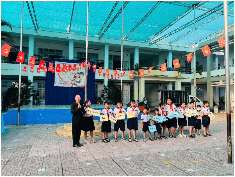 Hoạt động chia sẻ về gia đình
