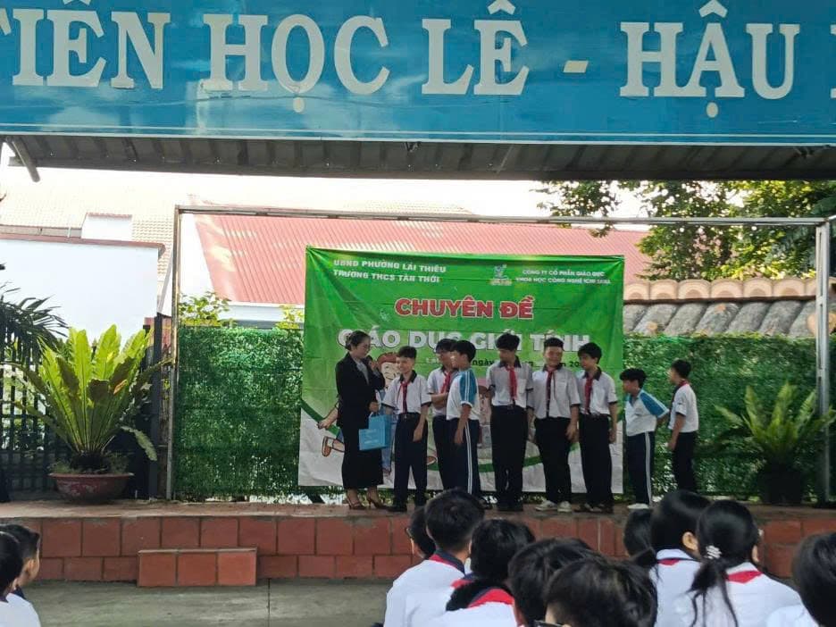 Học sinh tham gia chuyên đề giáo dục giới tính