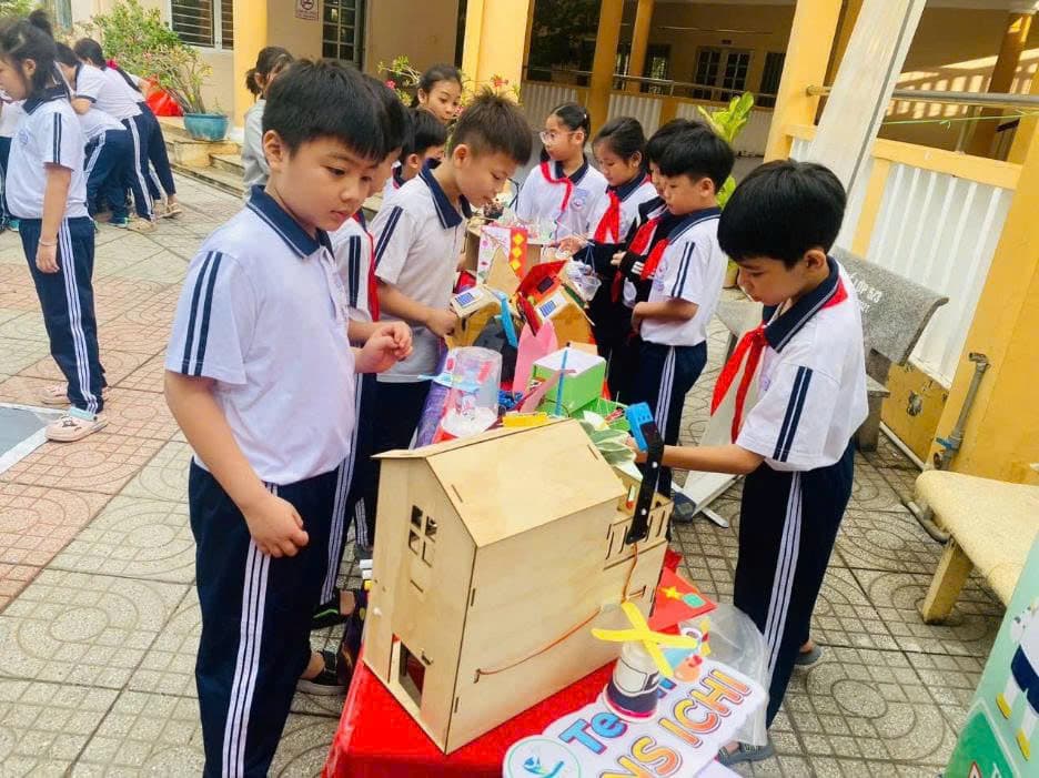 Trải nghiệm AI và robot