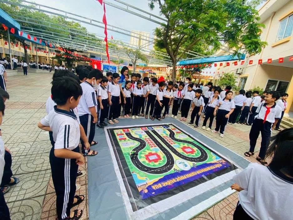 Học sinh trải nghiệm công nghệ
